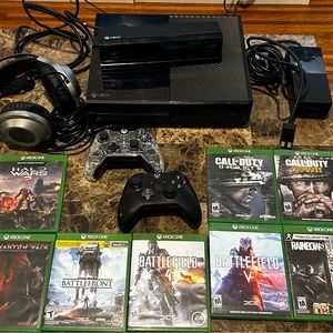 Xbox One Day One Edition Bundle